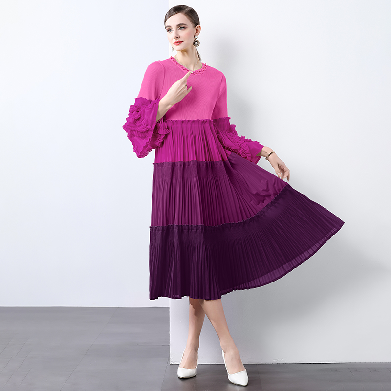 Miyake European and American contrasting color splicing pleated light luxury nail bead trumpet sleeve large swing skirt high-end cake dress for women Miyake European and American contrasting color splicing pleated light luxury nail bead trumpet sleeve large swing skirt high-end cake dress for women