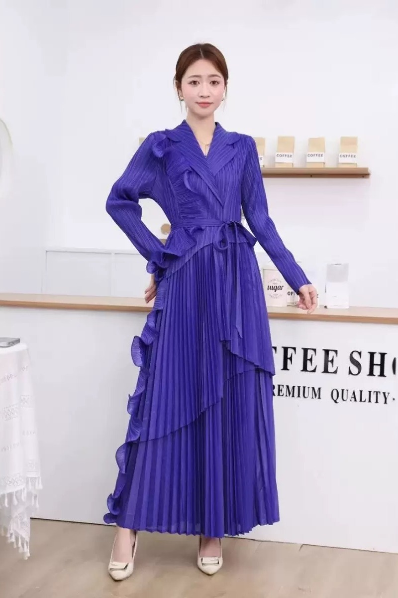 Wrinkled European and American fungus side length skirt with autumn design sense, ruffled edge straps, waist cinching suit collar dress, cross-border women's dress Wrinkled European and American fungus side length skirt with autumn design sense, ruffled edge straps, waist cinching suit collar dress, cross-border women's dress