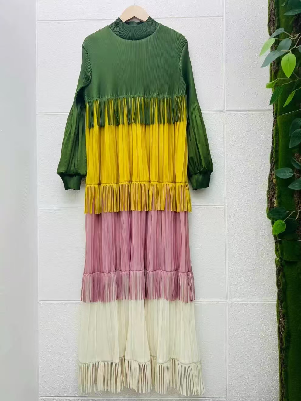 Miyake Europe and America Cross border Color blocked Heavy Industry Large Sized Tassel Splicing Wrinkle Dress Design Feel Loose New High End Customization Miyake Europe and America Cross border Color blocked Heavy Industry Large Sized Tassel Splicing Wrinkle Dress Design Feel Loose New High End Customization