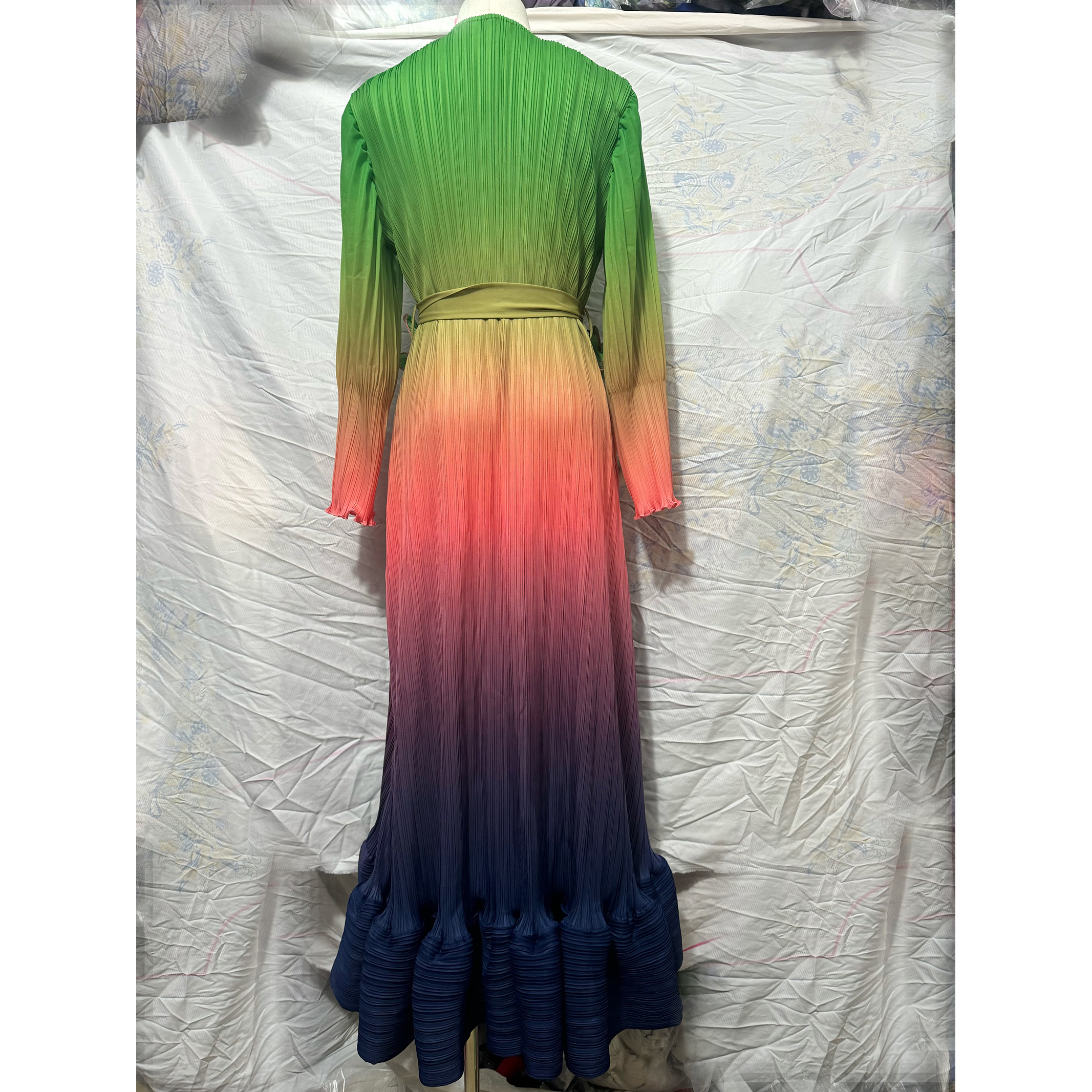 Sanzhai Foreign Trade Light Luxury High end Dress Gradient Color Lotus Leaf Edge Mushroom Edge Heavy duty Folded Long pleated Dress Sanzhai Foreign Trade Light Luxury High end Dress Gradient Color Lotus Leaf Edge Mushroom Edge Heavy duty Folded Long pleated Dress