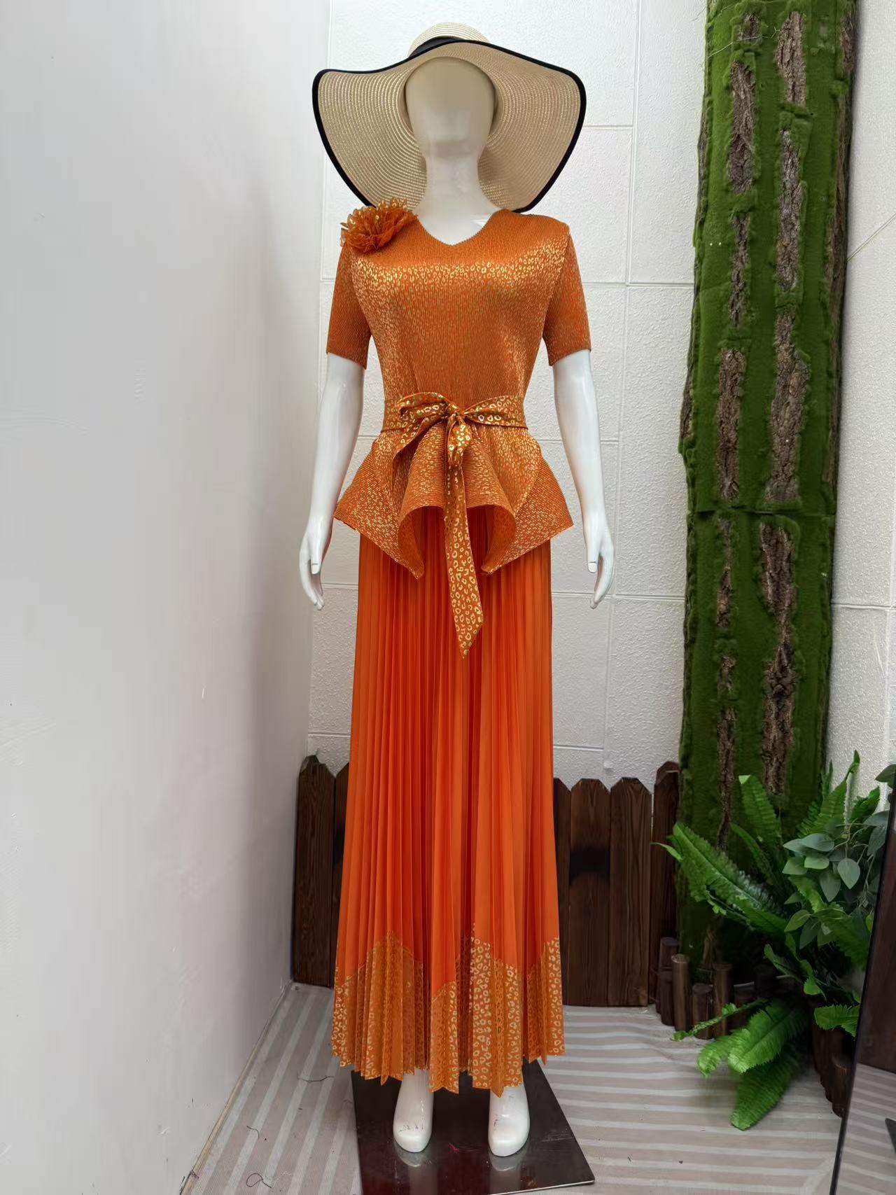 Gilded pleated irregular design with three-dimensional decorative plate flower top, Miyake pleated versatile half skirt, women's set skirt Gilded pleated irregular design with three-dimensional decorative plate flower top, Miyake pleated versatile half skirt, women's set skirt