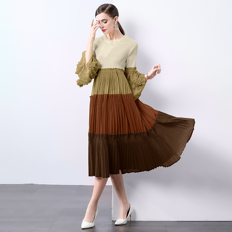 Miyake European and American contrasting color splicing pleated light luxury nail bead trumpet sleeve large swing skirt high-end cake dress for women Miyake European and American contrasting color splicing pleated light luxury nail bead trumpet sleeve large swing skirt high-end cake dress for women