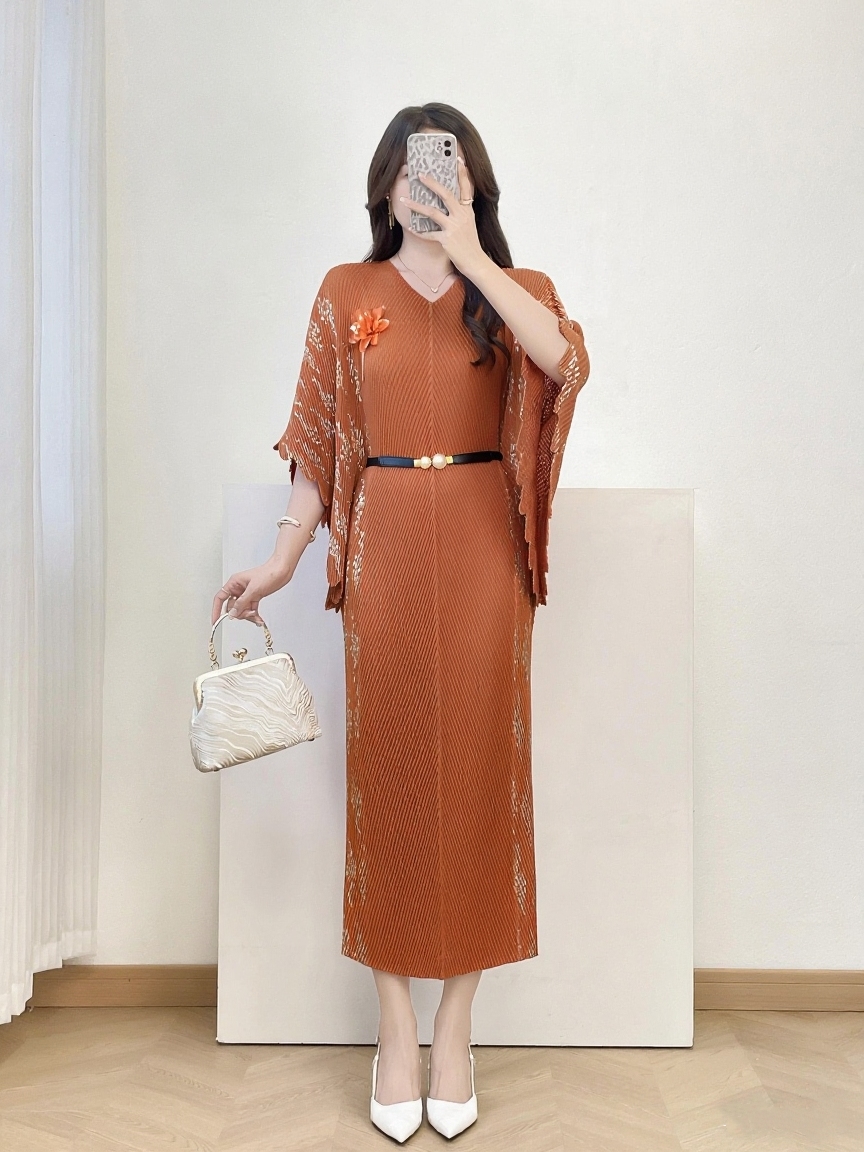 European and American batball sleeves, hot stamping three-dimensional flower decoration belt, slim fit long skirt, cross-border dragon scale pleat, autumn three bedroom women's clothing European and American batball sleeves, hot stamping three-dimensional flower decoration belt, slim fit long skirt, cross-border dragon scale pleat, autumn three bedroom women's clothing