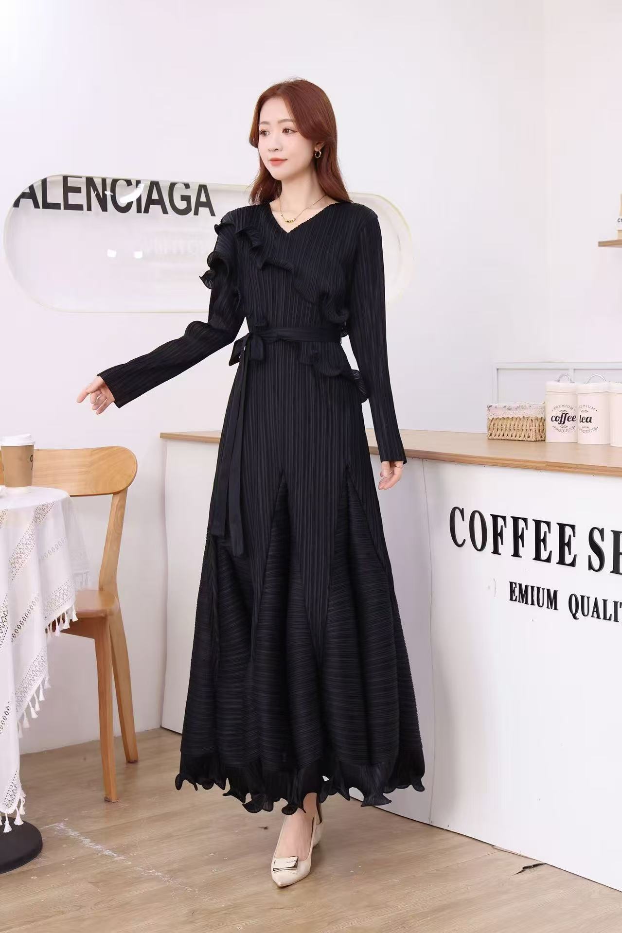 European and American cross-border three house mushroom edge heavy industry pleated long sleeved tied dress looks slim and high-end floral bud skirt long skirt European and American cross-border three house mushroom edge heavy industry pleated long sleeved tied dress looks slim and high-end floral bud skirt long skirt