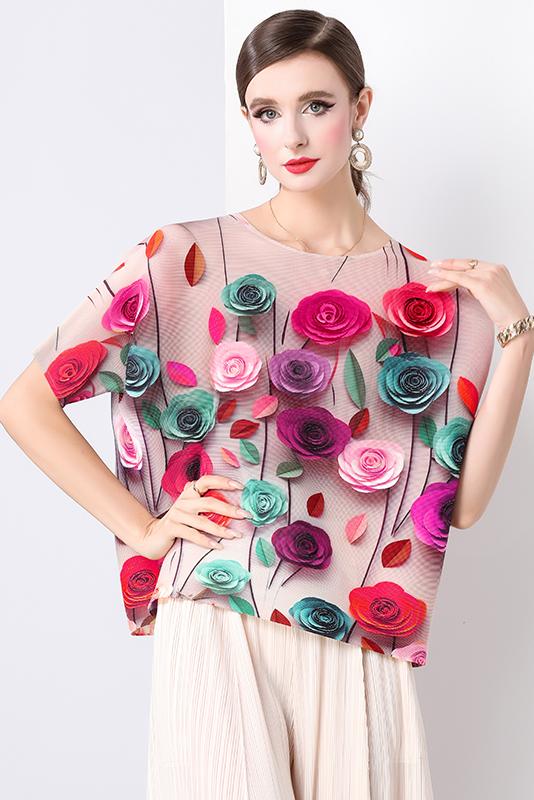 Miyake's new pleated versatile T-shirt with a simple and age reducing rose print, loose and comfortable top for women Miyake's new pleated versatile T-shirt with a simple and age reducing rose print, loose and comfortable top for women