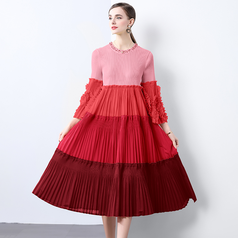 Miyake European and American contrasting color splicing pleated light luxury nail bead trumpet sleeve large swing skirt high-end cake dress for women Miyake European and American contrasting color splicing pleated light luxury nail bead trumpet sleeve large swing skirt high-end cake dress for women