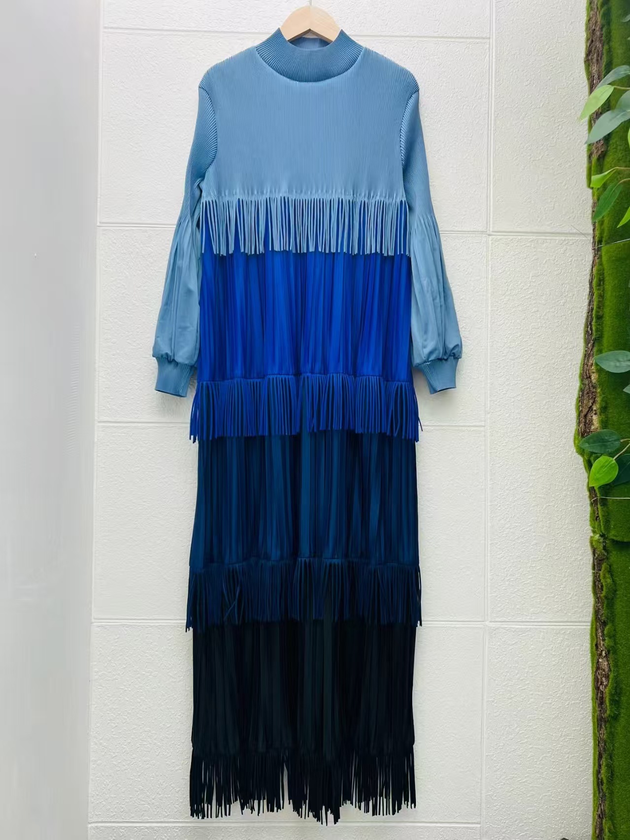 Miyake Europe and America Cross border Color blocked Heavy Industry Large Sized Tassel Splicing Wrinkle Dress Design Feel Loose New High End Customization Miyake Europe and America Cross border Color blocked Heavy Industry Large Sized Tassel Splicing Wrinkle Dress Design Feel Loose New High End Customization