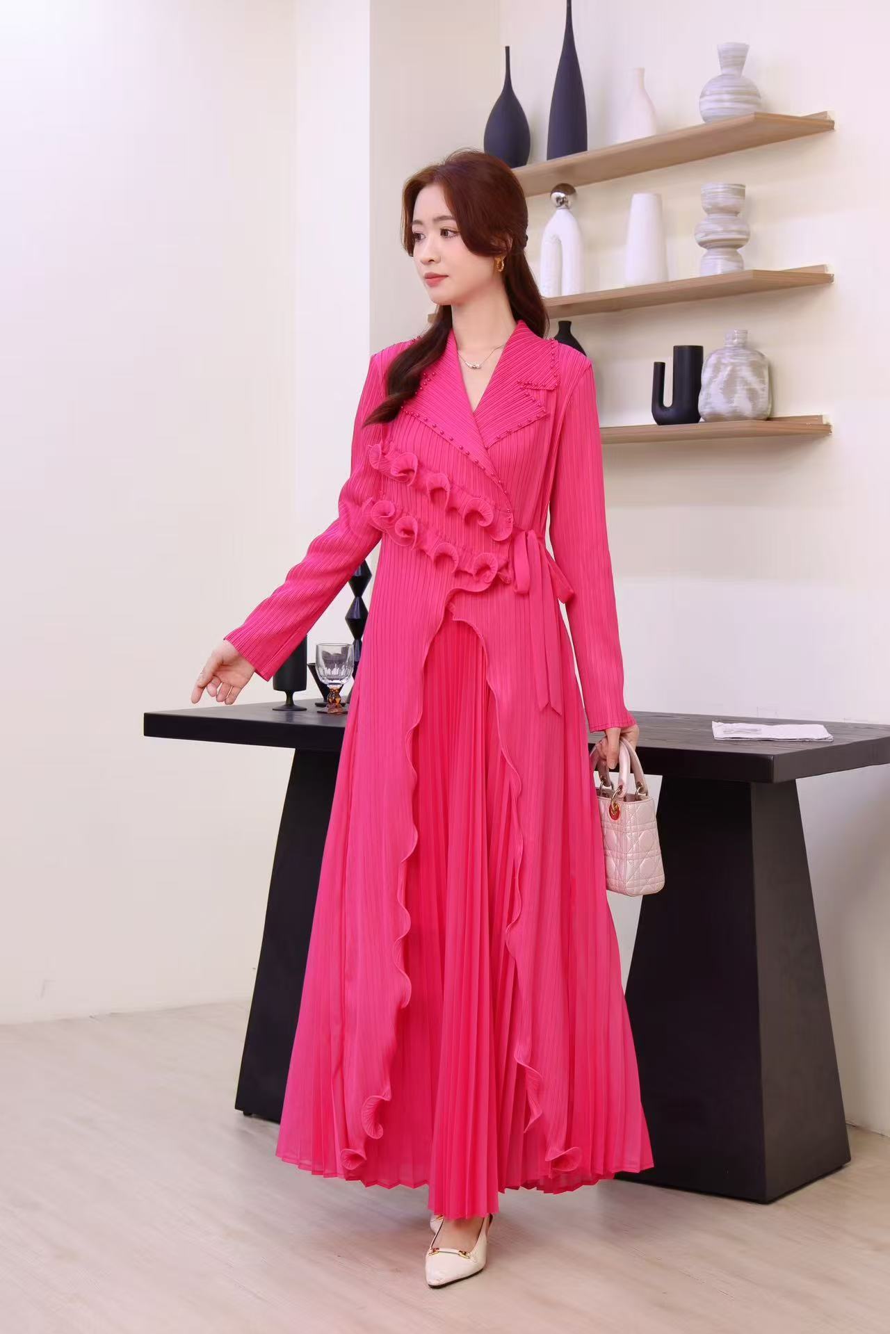 Folded autumn heavy industry nail bead lapel tie, waist cinching, irregular pleated long skirt, black fungus edge women's cross-border dress Folded autumn heavy industry nail bead lapel tie, waist cinching, irregular pleated long skirt, black fungus edge women's cross-border dress