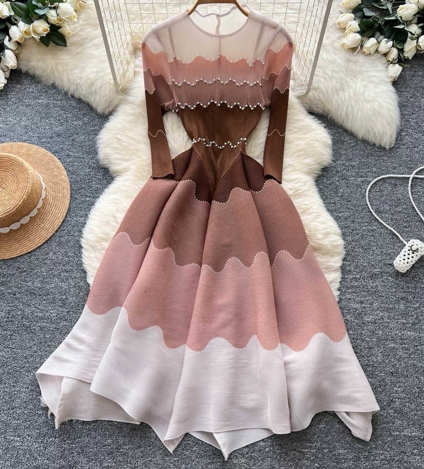 Wrinkle printed nail bead eight piece skirt, European and American cross-border heavy industry pleated color matching, waist cinching, big swing long skirt, three bedroom dress Wrinkle printed nail bead eight piece skirt, European and American cross-border heavy industry pleated color matching, waist cinching, big swing long skirt, three bedroom dress