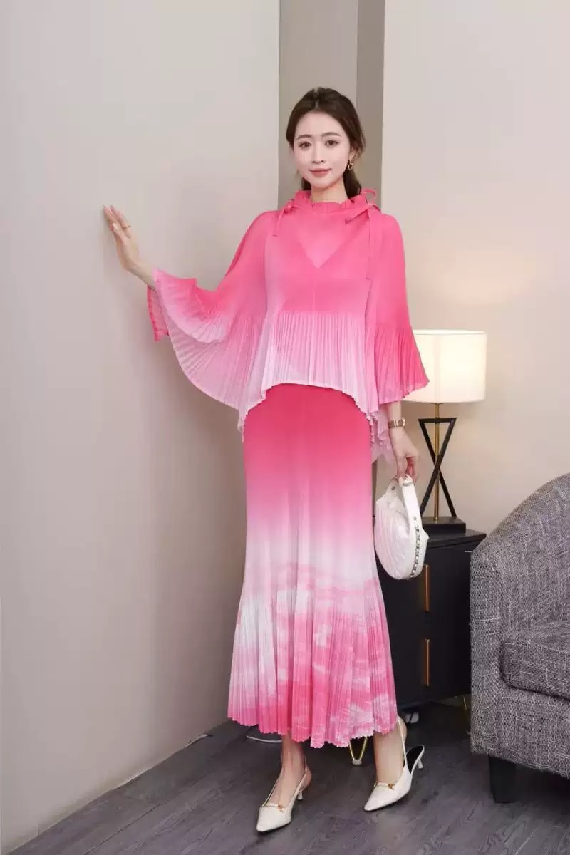 Miyake 2025 Cross border Printed Wrinkle Set Large Women's Horn Sleeve Drawstring Loose Top Hundred Fold Bag Hip Skirt