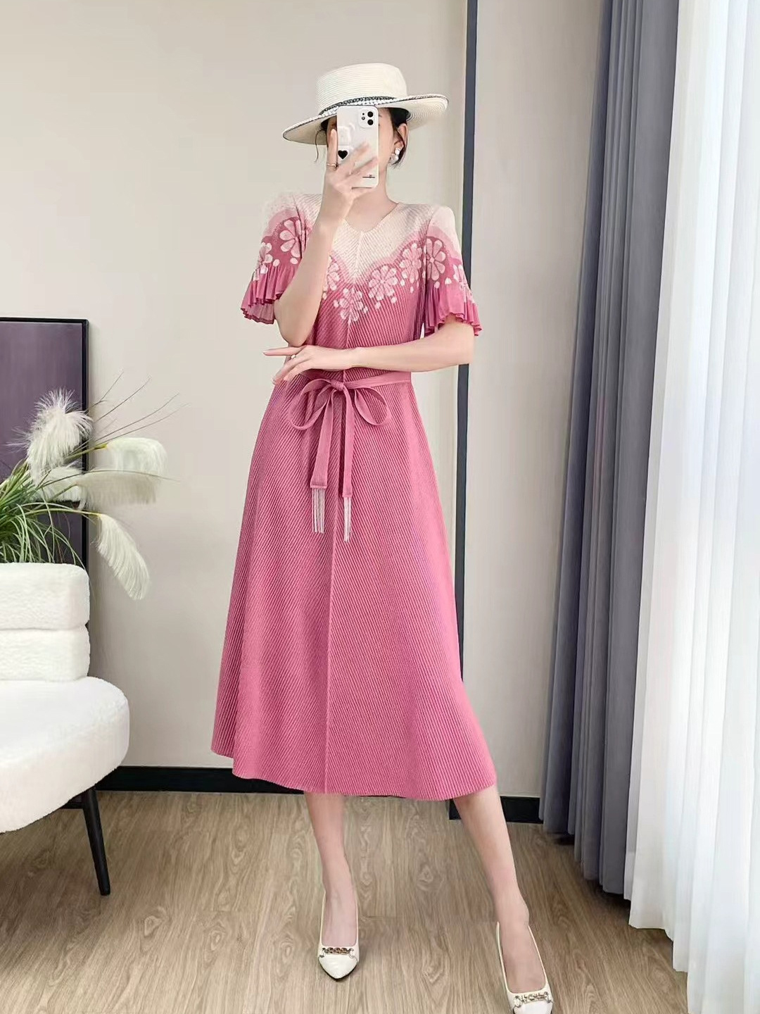 Sanzhai foreign trade printed dragon scale pleated trumpet sleeve loose dress design sense lace up high-end pleated dress