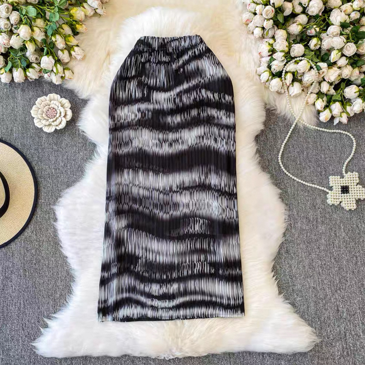 Miyake 2025 pleated printed midi skirt cross-border summer niche slimming bag hip skirt long skirt oil painting female design sense Miyake 2025 pleated printed midi skirt cross-border summer niche slimming bag hip skirt long skirt oil painting female design sense