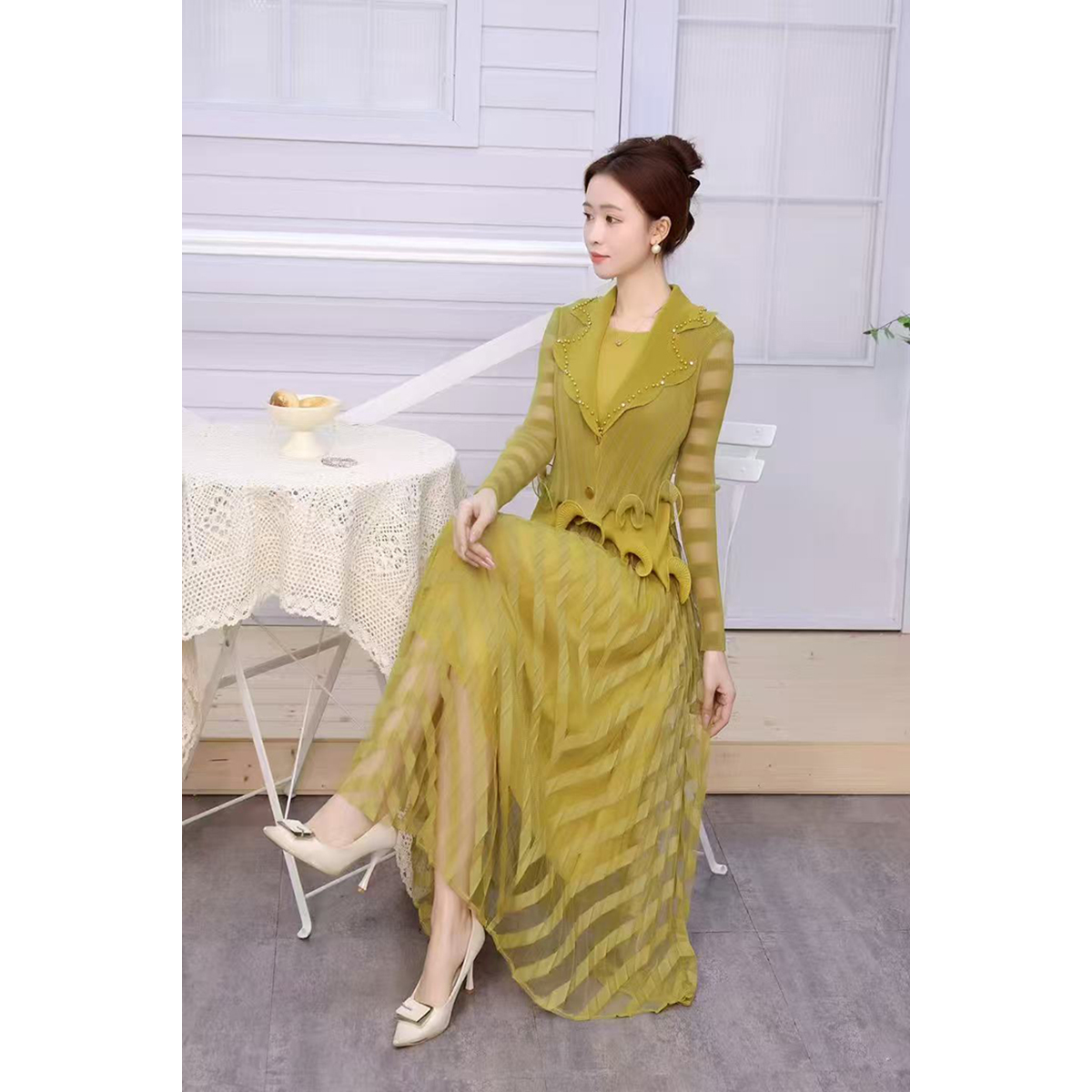 European and American cross-border high-end three bedroom nail bead mesh splicing suit collar pleated long sleeved waist cinched black fungus edge women's dress European and American cross-border high-end three bedroom nail bead mesh splicing suit collar pleated long sleeved waist cinched black fungus edge women's dress