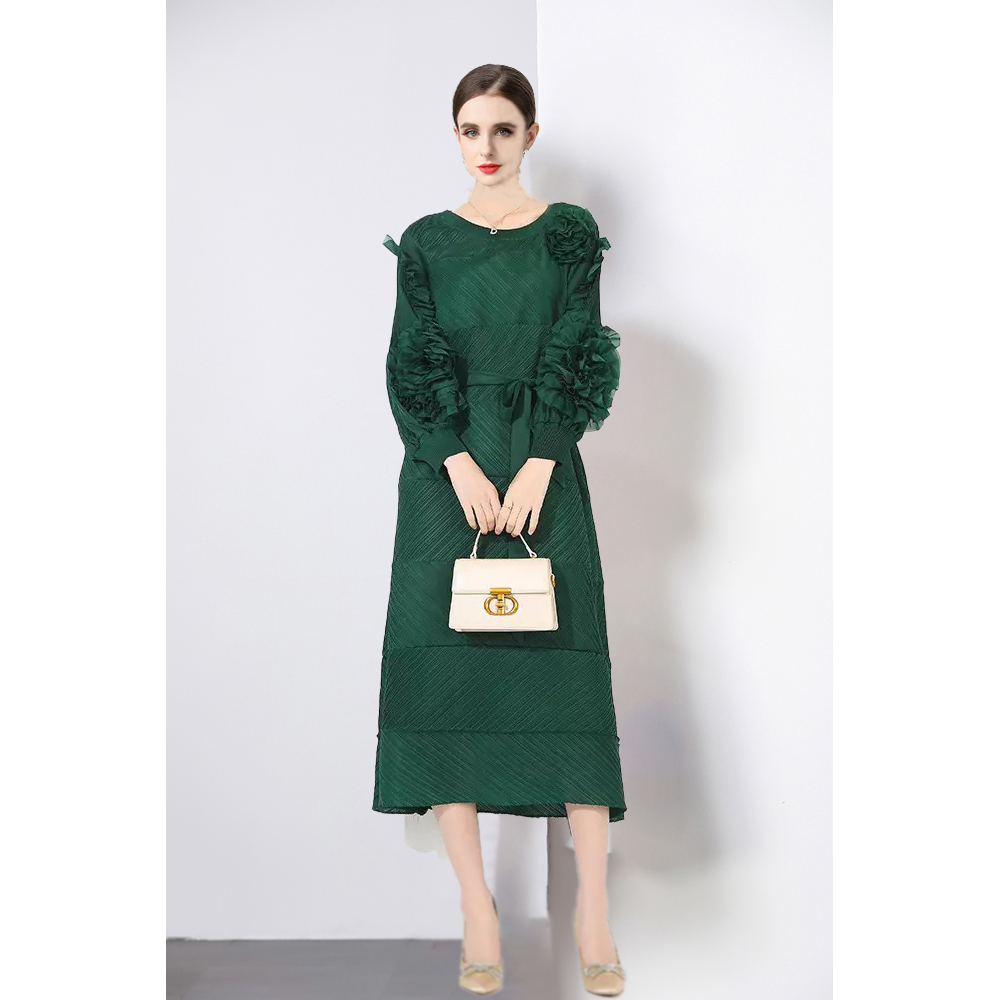 Three bedroom solid color splicing hand embroidered random pleat lace up, large size cross-border pleat design, European and American long sleeved dress Three bedroom solid color splicing hand embroidered random pleat lace up, large size cross-border pleat design, European and American long sleeved dress