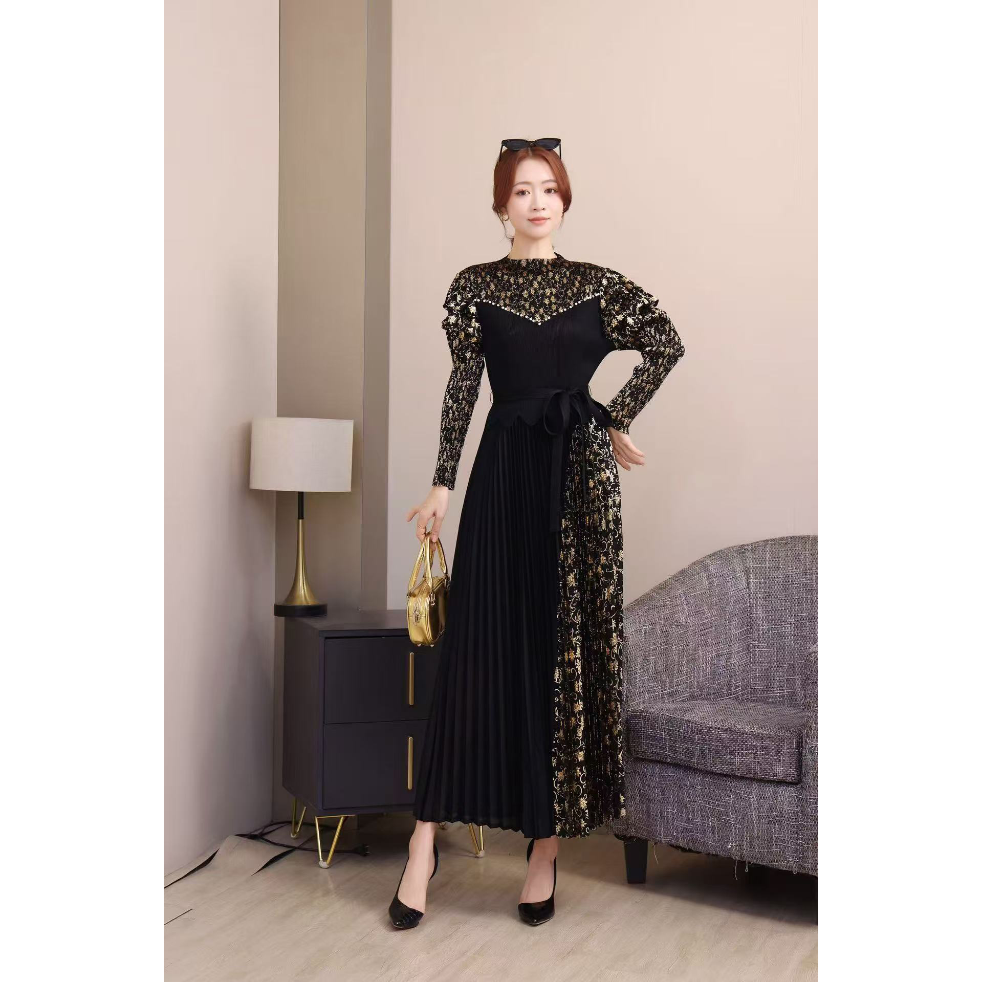 Cross border European and American three bedroom bubble sleeve hot stamping pleated lace up pleated dress long sleeved autumn patchwork French women's clothing Cross border European and American three bedroom bubble sleeve hot stamping pleated lace up pleated dress long sleeved autumn patchwork French women's clothing