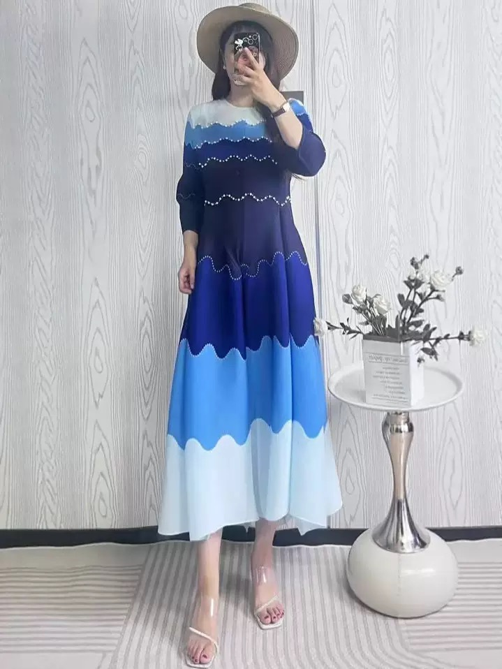 Wrinkle printed nail bead eight piece skirt, European and American cross-border heavy industry pleated color matching, waist cinching, big swing long skirt, three bedroom dress Wrinkle printed nail bead eight piece skirt, European and American cross-border heavy industry pleated color matching, waist cinching, big swing long skirt, three bedroom dress