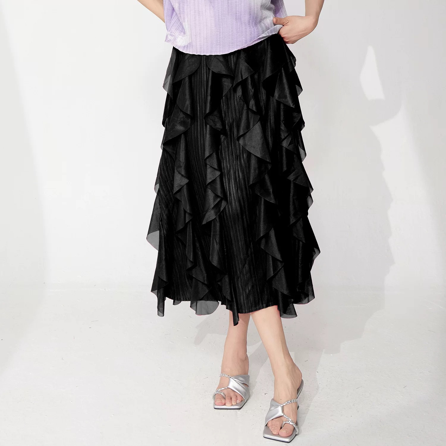 Miyake 2025 design sense: Summer irregular ruffle edge women's half skirt, new European and American pleated high waisted mid length skirt Miyake 2025 design sense: Summer irregular ruffle edge women's half skirt, new European and American pleated high waisted mid length skirt