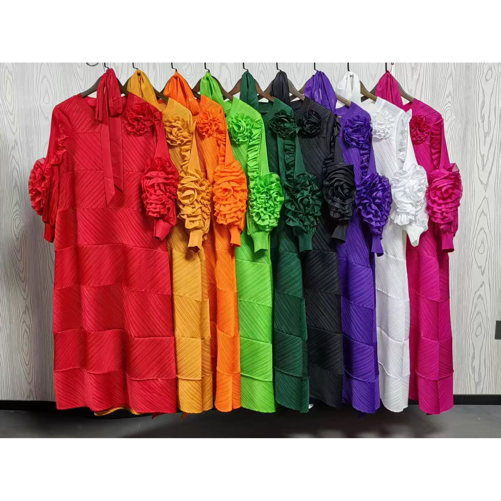 Three bedroom solid color splicing hand embroidered random pleat lace up, large size cross-border pleat design, European and American long sleeved dress Three bedroom solid color splicing hand embroidered random pleat lace up, large size cross-border pleat design, European and American long sleeved dress