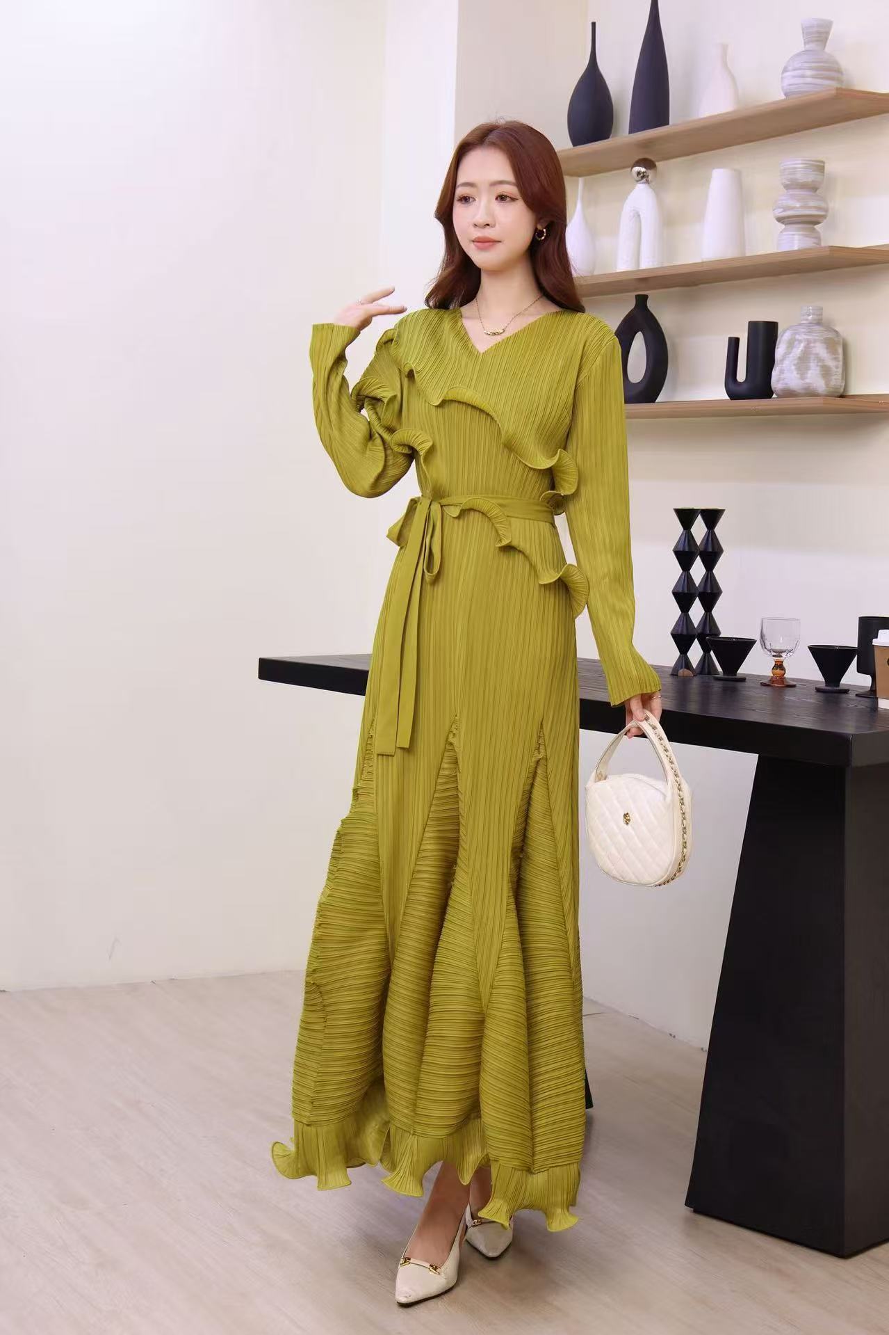 European and American cross-border three house mushroom edge heavy industry pleated long sleeved tied dress looks slim and high-end floral bud skirt long skirt