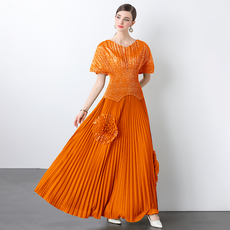Miyake 2025 European and American style hot stamping bat sleeves pleated top pleated half skirt cross-border fashion women's suit Miyake 2025 European and American style hot stamping bat sleeves pleated top pleated half skirt cross-border fashion women's suit