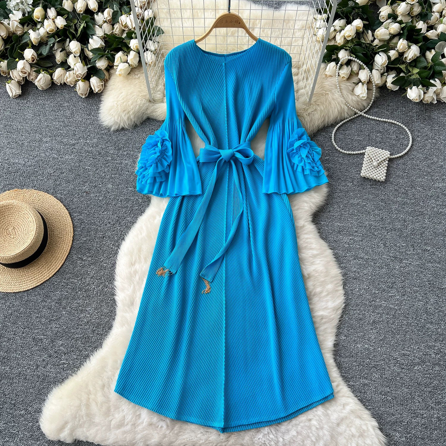 Miyake 2025 New Cross border Western Style Belt with Three Dimensional Flower Horn Sleeve Fish Scale Dragon Scale Folded Long Dress for Women Miyake 2025 New Cross border Western Style Belt with Three Dimensional Flower Horn Sleeve Fish Scale Dragon Scale Folded Long Dress for Women