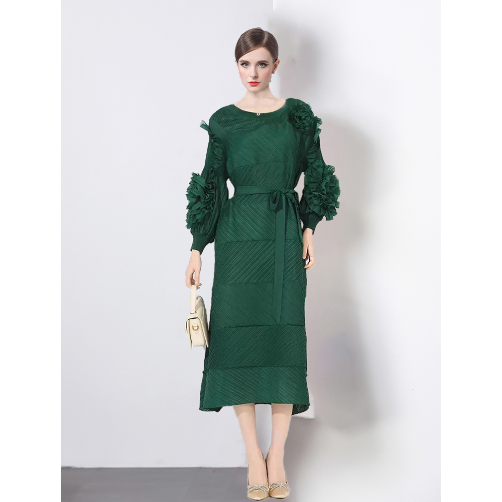 Three bedroom solid color splicing hand embroidered random pleat lace up, large size cross-border pleat design, European and American long sleeved dress