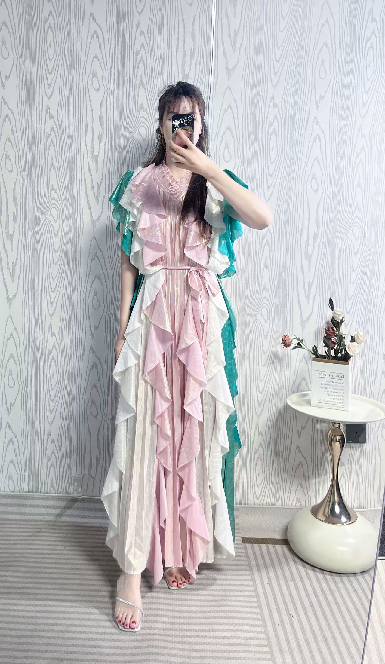 Design sense: Color blocked ruffle edge dress with pleats, high waist, European and American cross-border gold stamping heavy industry, elegant long skirt with fungus edge Design sense: Color blocked ruffle edge dress with pleats, high waist, European and American cross-border gold stamping heavy industry, elegant long skirt with fungus edge