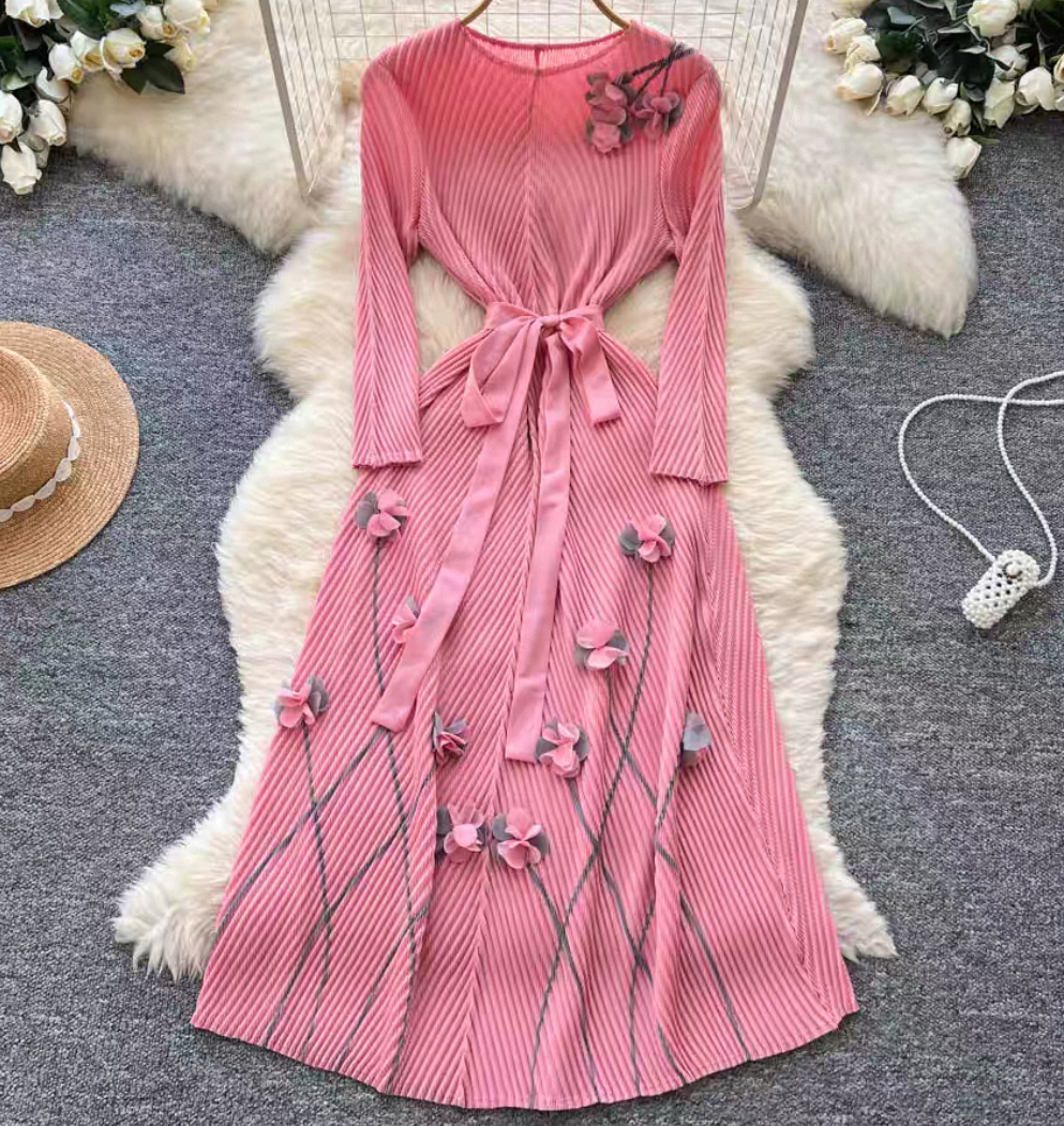 Autumn pleated new belt design with three-dimensional flower decoration cross-border dress, European, American, African printed long skirt Autumn pleated new belt design with three-dimensional flower decoration cross-border dress, European, American, African printed long skirt