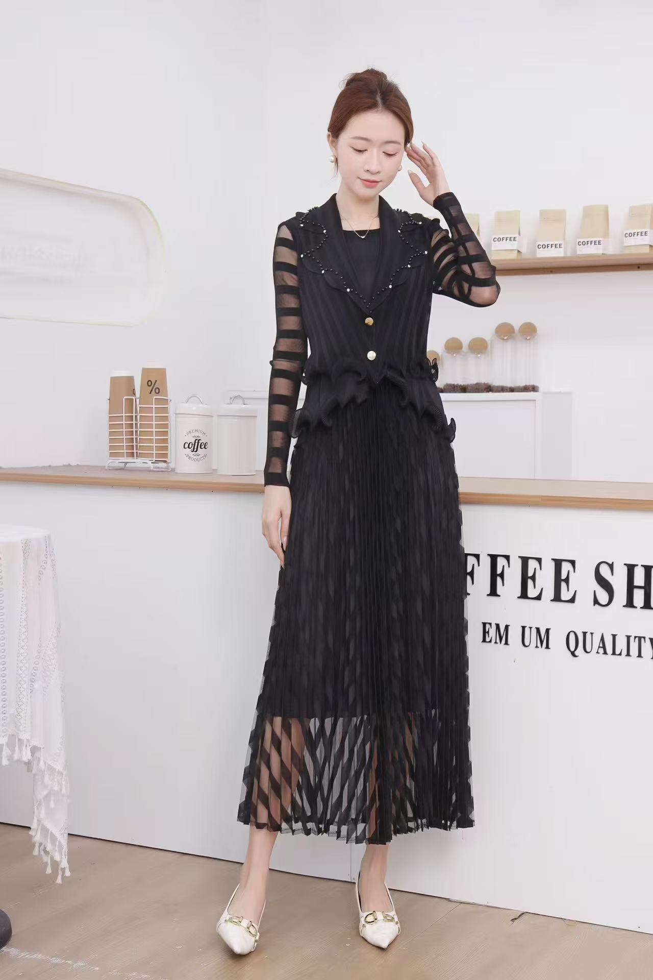 European and American cross-border high-end three bedroom nail bead mesh splicing suit collar pleated long sleeved waist cinched black fungus edge women's dress European and American cross-border high-end three bedroom nail bead mesh splicing suit collar pleated long sleeved waist cinched black fungus edge women's dress