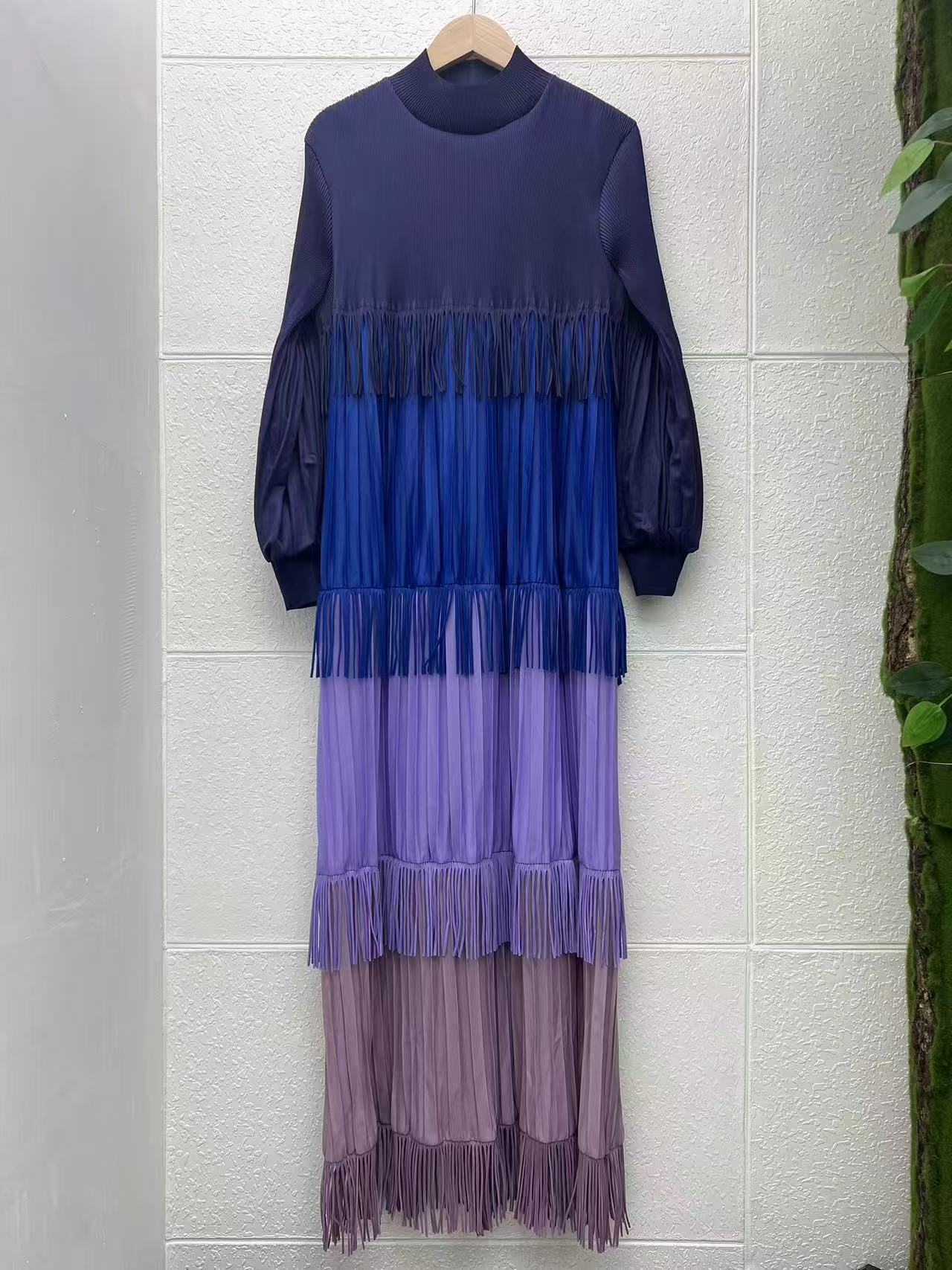 Miyake Europe and America Cross border Color blocked Heavy Industry Large Sized Tassel Splicing Wrinkle Dress Design Feel Loose New High End Customization Miyake Europe and America Cross border Color blocked Heavy Industry Large Sized Tassel Splicing Wrinkle Dress Design Feel Loose New High End Customization