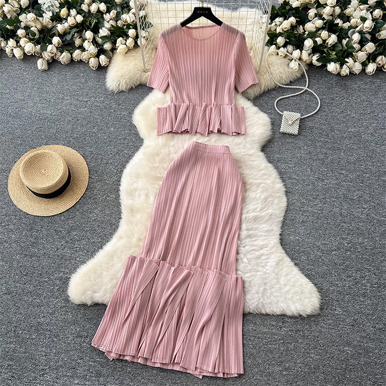 2025 Miyake Design Style Splicing European and American Set with ruffled edges, round neck short sleeved top, high waist, hip hugging skirt for women