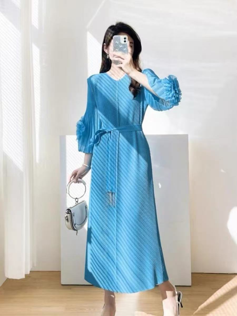 Miyake 2025 New Cross border Western Style Belt with Three Dimensional Flower Horn Sleeve Fish Scale Dragon Scale Folded Long Dress for Women Miyake 2025 New Cross border Western Style Belt with Three Dimensional Flower Horn Sleeve Fish Scale Dragon Scale Folded Long Dress for Women