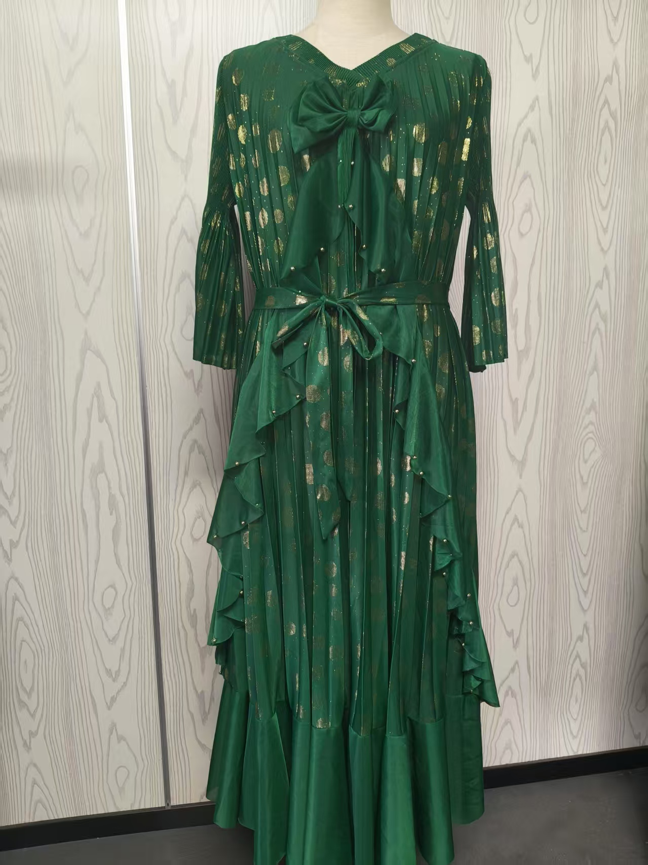 Miyake French style light luxury ruffle edge butterfly bow pleated trumpet sleeve hot stamping small fragrant style dress design feeling nail beads Miyake French style light luxury ruffle edge butterfly bow pleated trumpet sleeve hot stamping small fragrant style dress design feeling nail beads