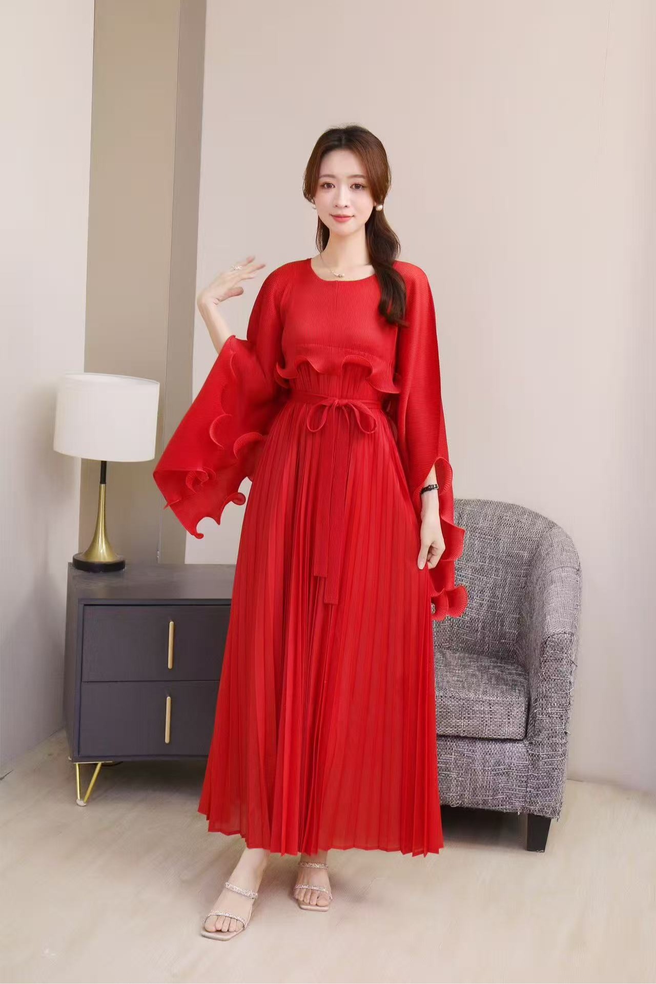 European and American foreign trade mushroom edge shawl sleeve long sleeved autumn pleated grand display three bedroom dress African batball sleeve long skirt European and American foreign trade mushroom edge shawl sleeve long sleeved autumn pleated grand display three bedroom dress African batball sleeve long skirt