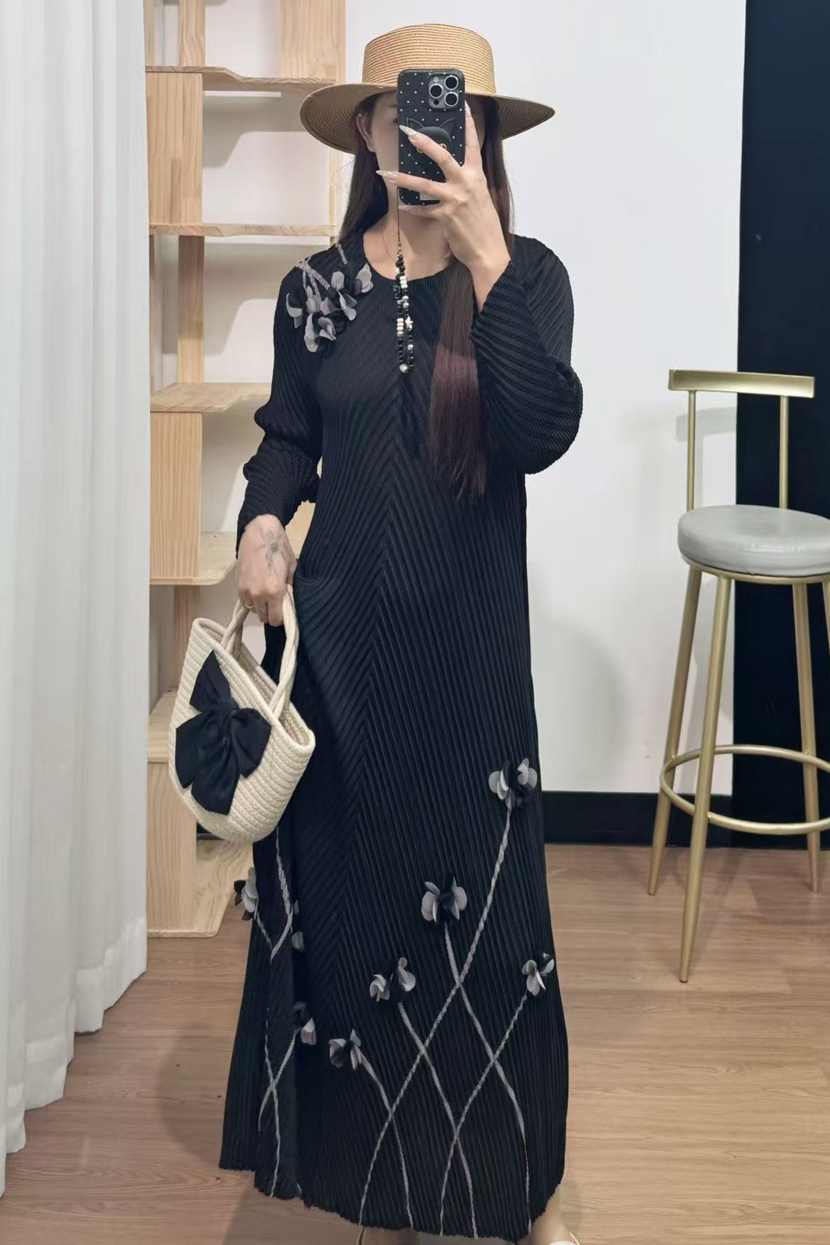 Autumn pleated new belt design with three-dimensional flower decoration cross-border dress, European, American, African printed long skirt Autumn pleated new belt design with three-dimensional flower decoration cross-border dress, European, American, African printed long skirt