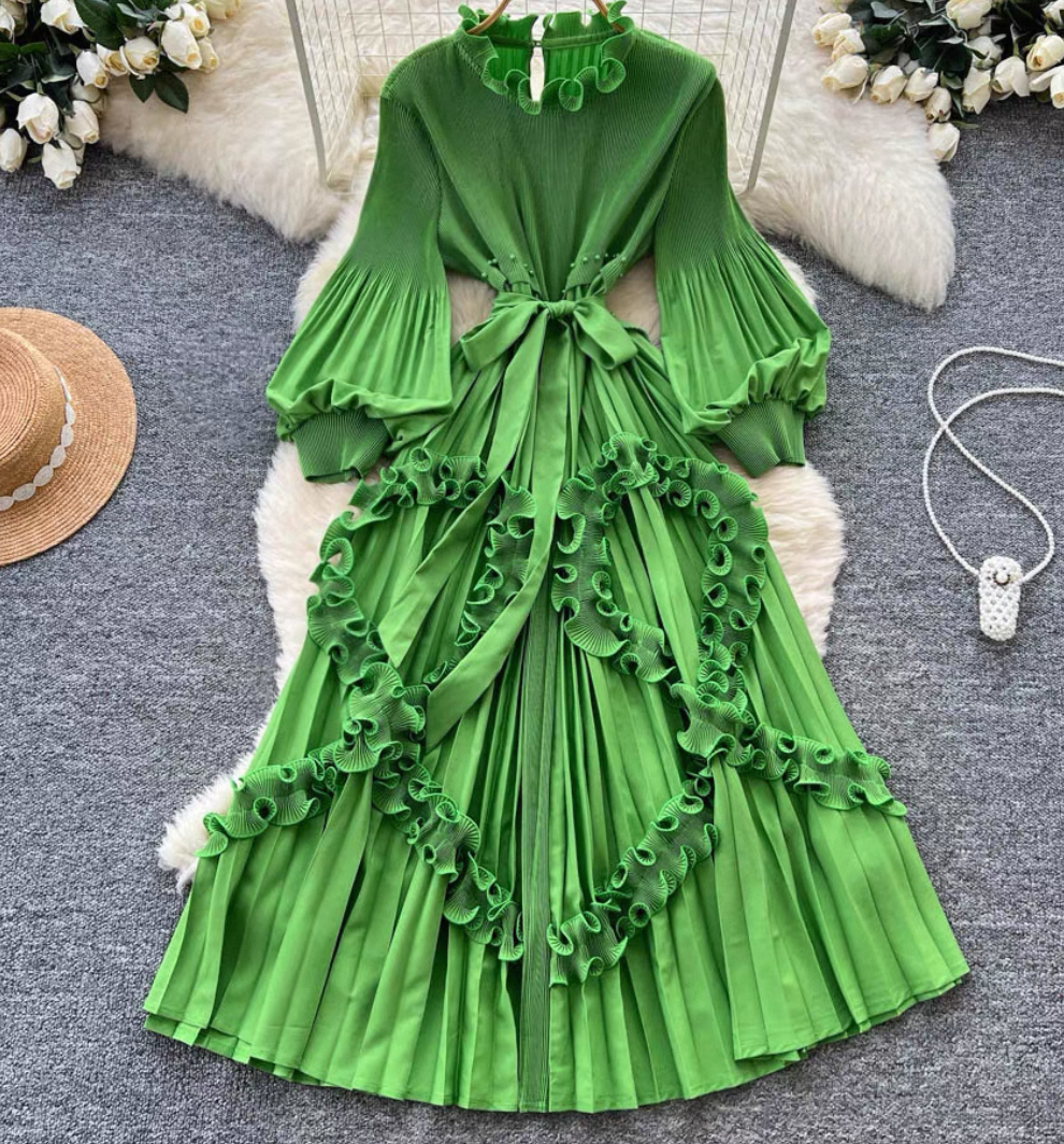 Black fungus edge three-dimensional decoration palace style pleated dress design sense lantern sleeves pleated European and American foreign trade women's long dress Black fungus edge three-dimensional decoration palace style pleated dress design sense lantern sleeves pleated European and American foreign trade women's long dress