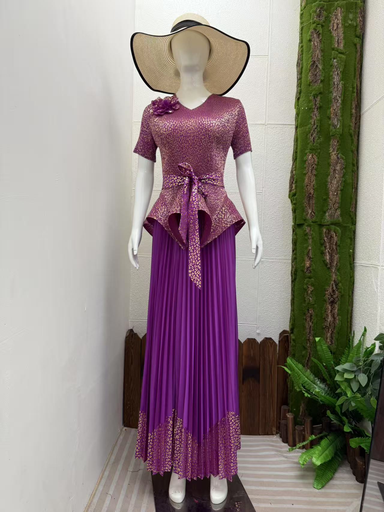 Gilded pleated irregular design with three-dimensional decorative plate flower top, Miyake pleated versatile half skirt, women's set skirt Gilded pleated irregular design with three-dimensional decorative plate flower top, Miyake pleated versatile half skirt, women's set skirt