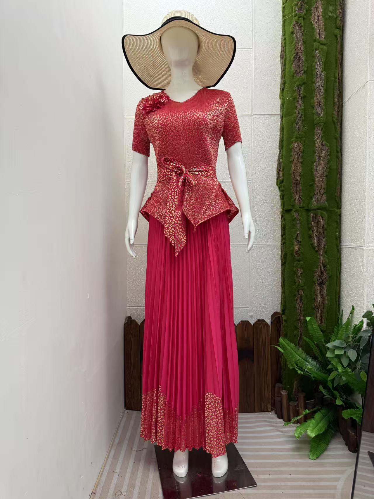 Gilded pleated irregular design with three-dimensional decorative plate flower top, Miyake pleated versatile half skirt, women's set skirt Gilded pleated irregular design with three-dimensional decorative plate flower top, Miyake pleated versatile half skirt, women's set skirt