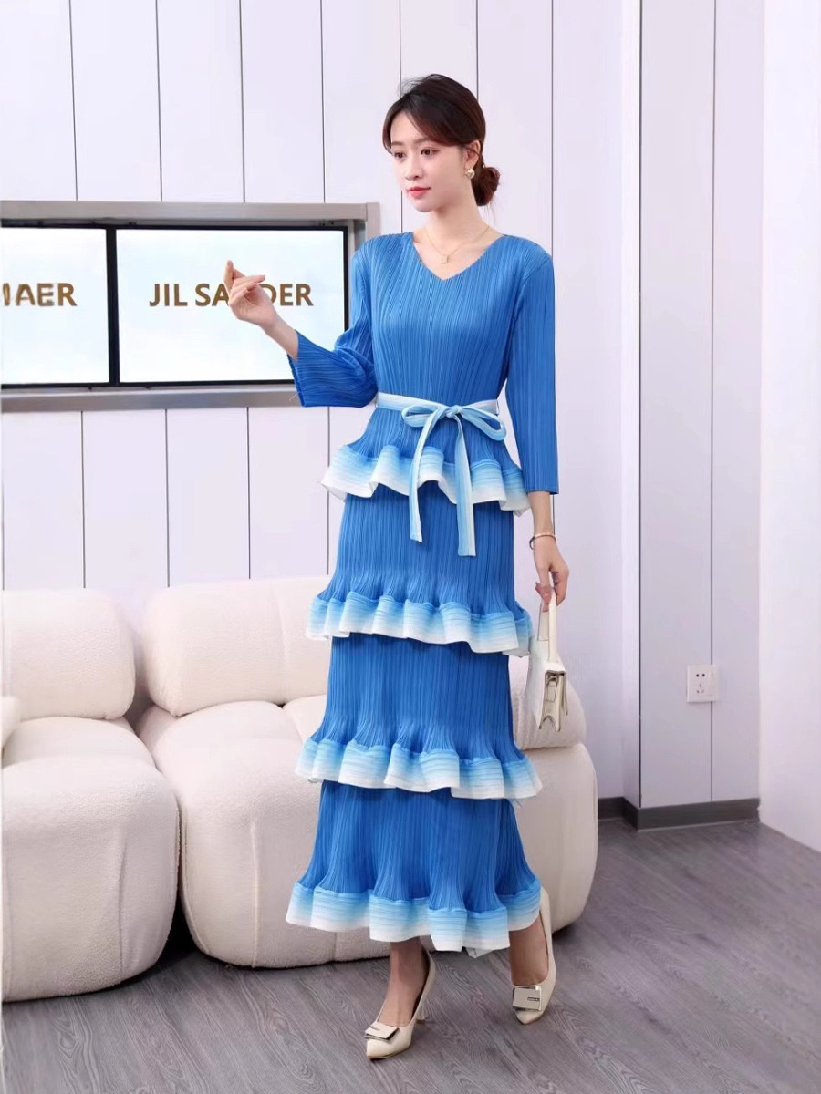 Miyake cross-border gradient color light luxury niche ruffle edge pleated cake skirt heavy-duty pleated slim fit long dress Miyake cross-border gradient color light luxury niche ruffle edge pleated cake skirt heavy-duty pleated slim fit long dress