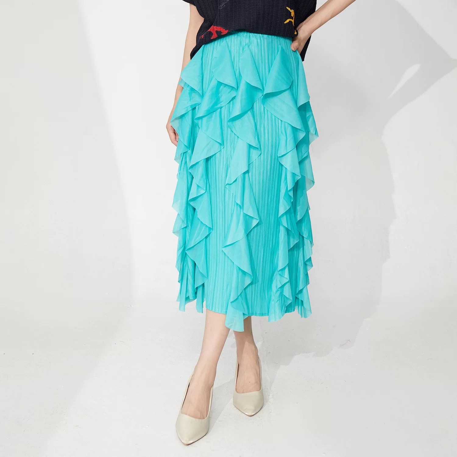 Miyake 2025 design sense: Summer irregular ruffle edge women's half skirt, new European and American pleated high waisted mid length skirt Miyake 2025 design sense: Summer irregular ruffle edge women's half skirt, new European and American pleated high waisted mid length skirt