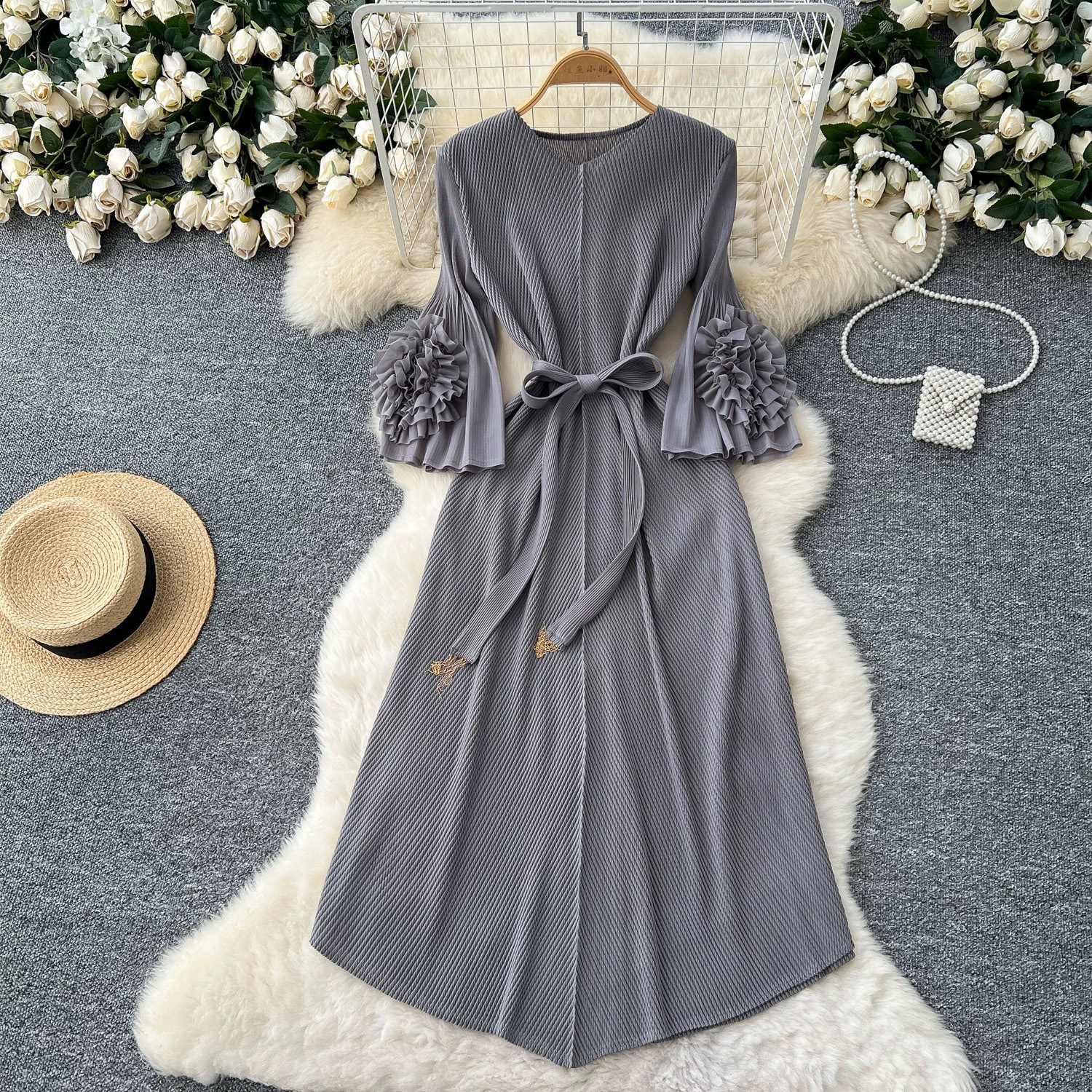 Miyake 2025 New Cross border Western Style Belt with Three Dimensional Flower Horn Sleeve Fish Scale Dragon Scale Folded Long Dress for Women Miyake 2025 New Cross border Western Style Belt with Three Dimensional Flower Horn Sleeve Fish Scale Dragon Scale Folded Long Dress for Women