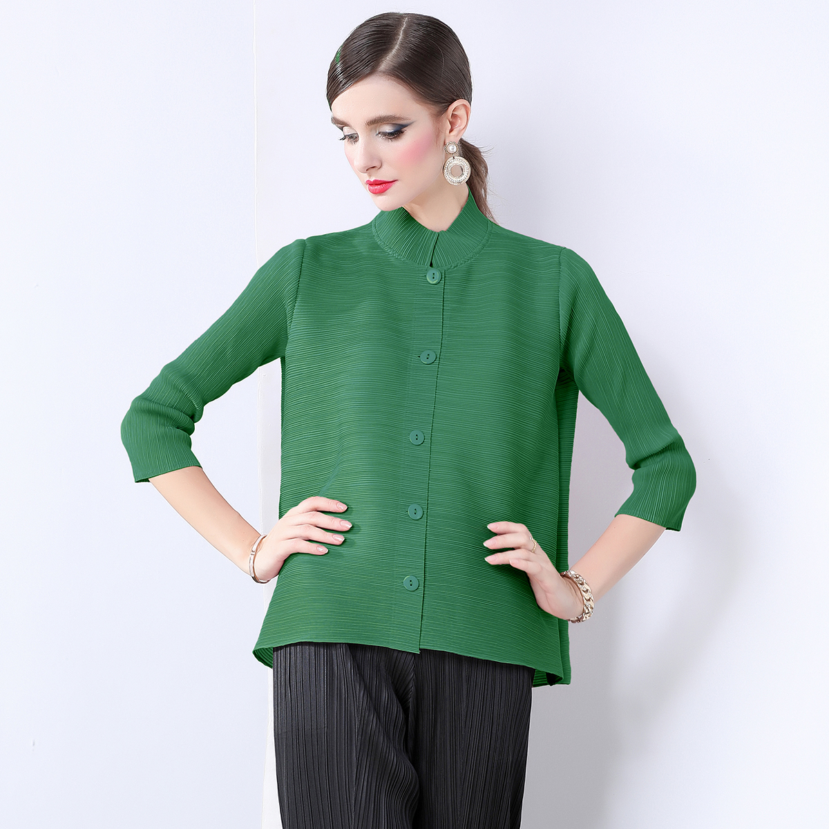 Miyake solid color versatile loose pleated top in mm size, with 9/4 sleeves and stand up collar for commuting, slimming shirt, minimalist jacket Miyake solid color versatile loose pleated top in mm size, with 9/4 sleeves and stand up collar for commuting, slimming shirt, minimalist jacket