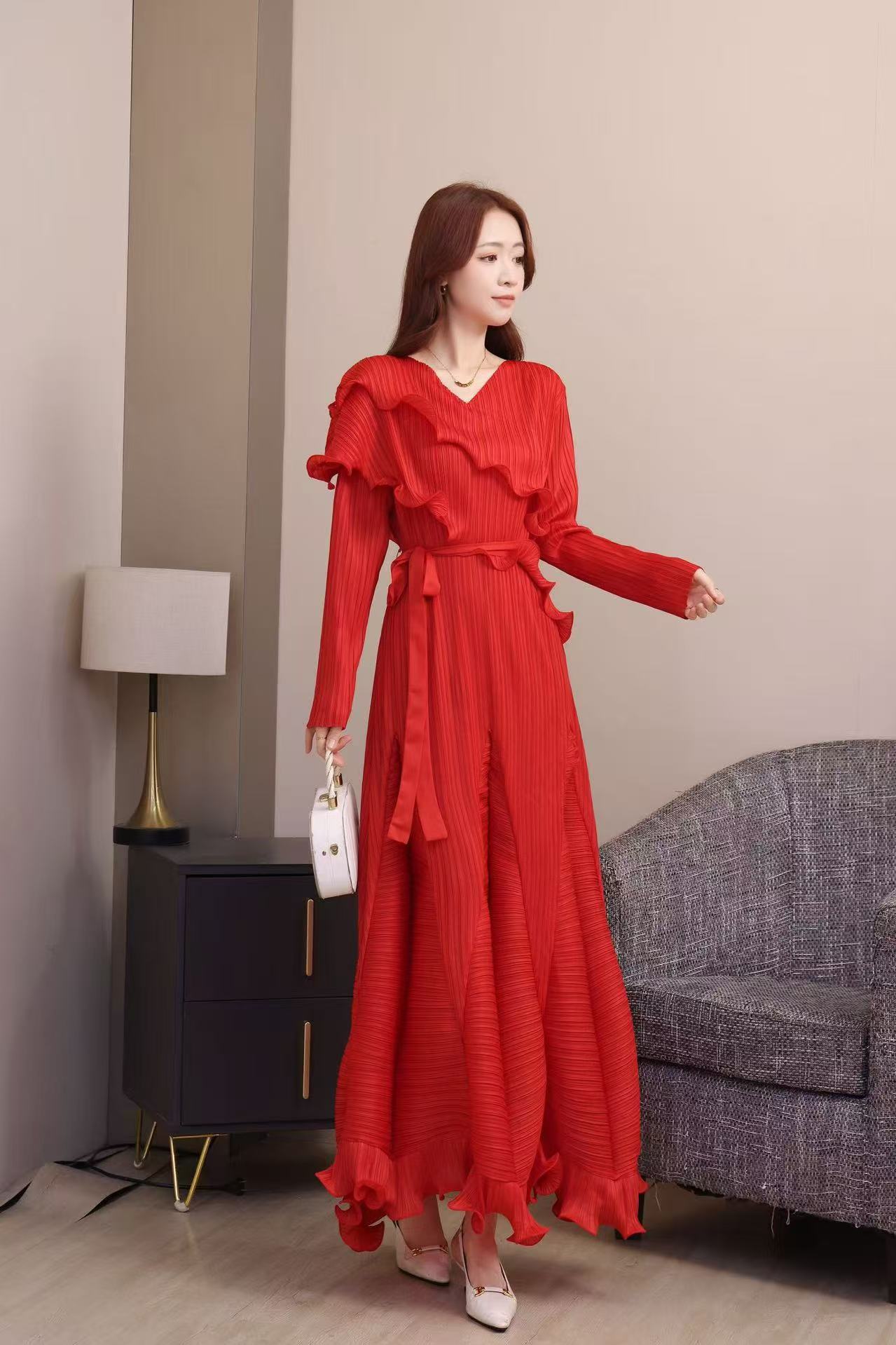 European and American cross-border three house mushroom edge heavy industry pleated long sleeved tied dress looks slim and high-end floral bud skirt long skirt European and American cross-border three house mushroom edge heavy industry pleated long sleeved tied dress looks slim and high-end floral bud skirt long skirt