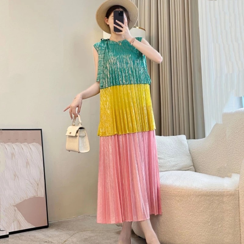 Miyake Seaside Vacation Skirt with Wrinkle Style, Loose and Slimming Tank Top, Gold Plated 2025 Summer High end Thin Dress Miyake Seaside Vacation Skirt with Wrinkle Style, Loose and Slimming Tank Top, Gold Plated 2025 Summer High end Thin Dress