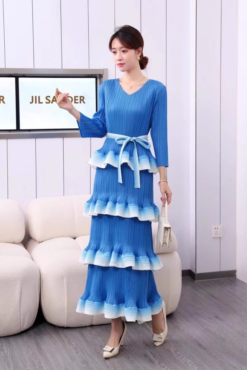 Miyake cross-border gradient color light luxury niche ruffle edge pleated cake skirt heavy-duty pleated slim fit long dress Miyake cross-border gradient color light luxury niche ruffle edge pleated cake skirt heavy-duty pleated slim fit long dress