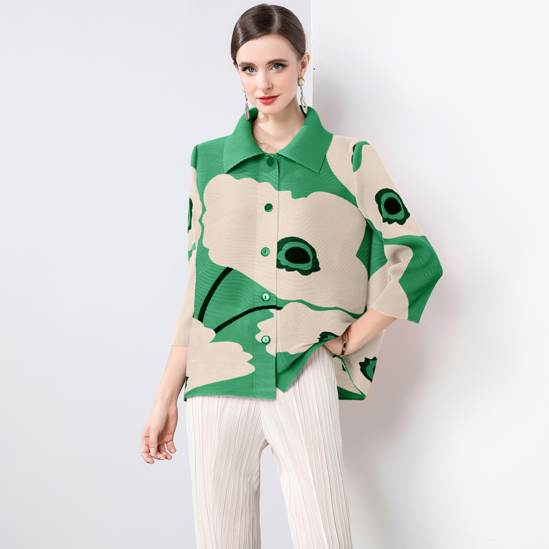 Miyake loose plus size mm outfit, single breasted long sleeved shirt, lapel pleated small jacket, spring and autumn foreign trade new style, versatile Miyake loose plus size mm outfit, single breasted long sleeved shirt, lapel pleated small jacket, spring and autumn foreign trade new style, versatile